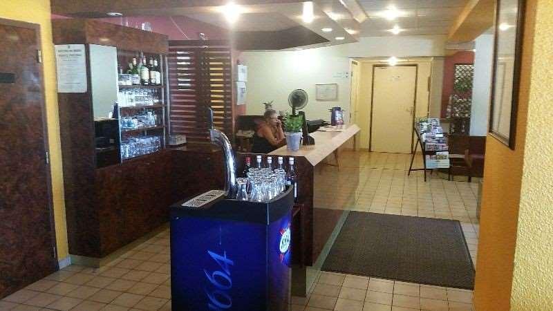 Brit Hotel Sarreguemines Interno foto